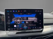 Volkswagen Golf 1.5 eHybrid Life Edition Panoramadak · Achteruitrijcamera · Draadloze telefoonlader · Stuur- & Stoelverwarming