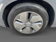 Hyundai Kona EV Comfort 64 kWh | Warmtepomp | 100% SOH | Adaptive cruise control | Apple Carplay & Android Auto | Achteruitrijcamera | Parkeersensoren achter | Keyless entry | DAB radio |