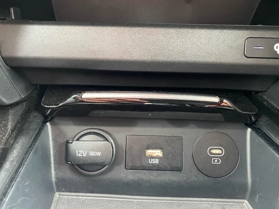 Kia Ceed Sportswagon 1.5T DynamicPlusLine | Automaat | Stoel + stuur verwarming | Navigatie | Climate control | Elektrische achterklep