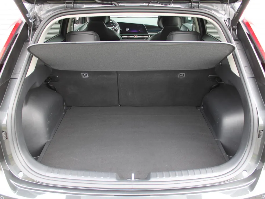 Kia Niro 1.6 GDi Hybrid DynamicPlusLine | Trekhaak | BTW Auto | Schuifdak | Stuur-/stoelverwarming | Cruise adapt. | Camera | Clima | Leer | HUD | LED | 16' LM |