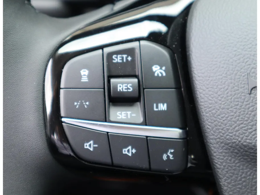 Ford Kuga 2.5 PHEV Titanium | Winterpack | Driver assistancepack | El. Trekhaak | Climate control | 17' Lichtmetaal | Apple Carplay&Andorid Auto | Camera | Nieuw te bestellen |