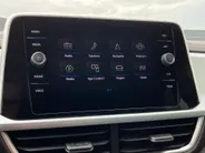 Volkswagen T-Roc 1.0TSI/110PK Goal · Navigatie · Apple/Android Car Play · Stoelverwarming · Dodehoeksensoren · Garantie t/m 10-07-2027