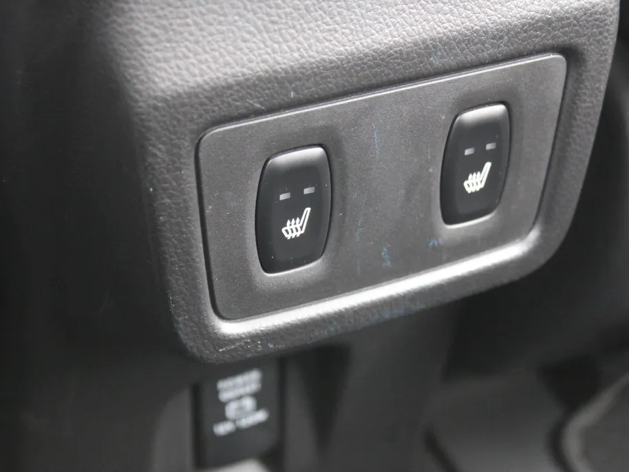 Mitsubishi Eclipse Cross 2.4 PHEV Executive | Trekhaak | 18' LM | 360 Camera | Navi | Cruise adapt. | Elek. stoelverstelling | Leer/Alcantara | Stuur-/stoelverwarming | LED |