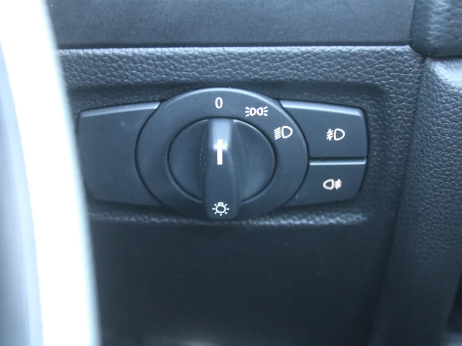BMW 1 Serie Cabrio 118i Executive | M-Pakket | Stoelverwarming | 17' LM | Windscherm | Parkeersensor v+a | Trekhaak | Navi | Leer | Xenon | Clima |