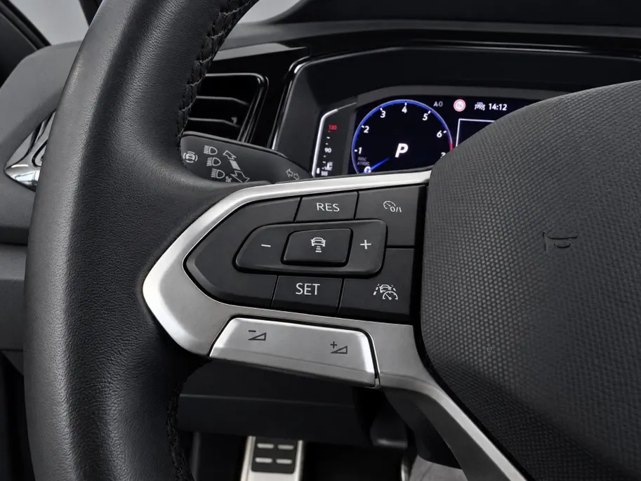 Volkswagen T-Roc 1.5 TSI 150pk DSG R-Line · Camera · Apple/Android Car Play · Navigatie · Stoel-& Stuurverwarming · Elek. Achterklep · Dodehoek Detectie · 18'' Inch ·
