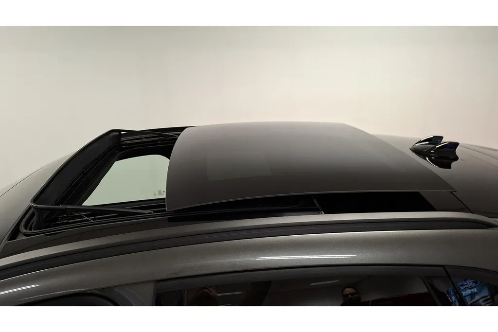 Ford Kuga 2.5 PHEV ST-Line X + Trekhaak | Facelift model | Panoramadak | Winter Pack | Matrix LED | B&O | Head Up Display |