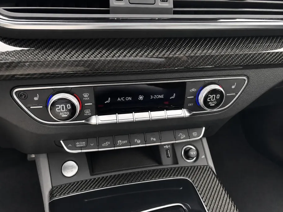 Audi Q5 Sportback 50 TFSI e 299pk S edition Competition · Panoramadak · 360 gr. Camera · Bang & Olufsen · Luchtvering · Apple/Android Car Play · Stoel+achterbank verwarmd · 20'' velgen · Garantie t/m 07-02-2028 of 100.000km