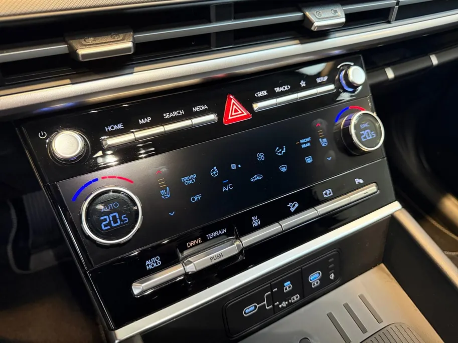 Hyundai Santa Fe 1.6 T-GDI PHEV Comfort Smart 4WD 7 persoons | Zeer nette auto | Afneembare trekhaak | Stoelverwarming | Apple CarPlay Android Auto | Adaptive cruise control | Hyundai Rotterdam - Noord |