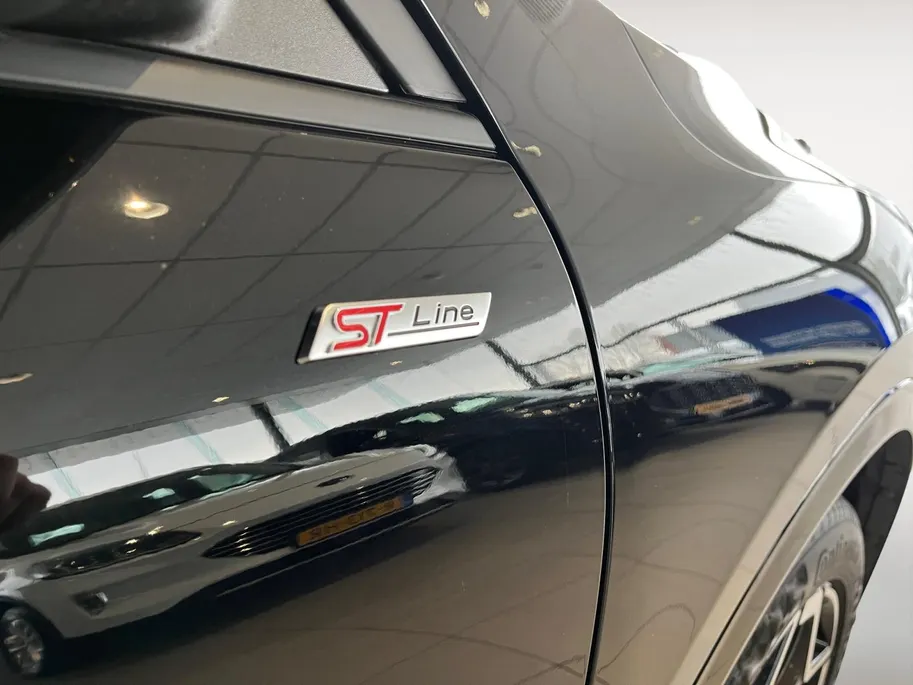 Ford Kuga 2.5 PHEV ST-Line X | NL auto | 243 pk | Automaat | El. Trekhaak | 2100KG Trekgewicht | Panorama Dak | Adapt. Cruise Control | BLIS | Winter pack | Verwarmbare Voorruit Matrix LED Koplampen | Fabrieksgarantie |