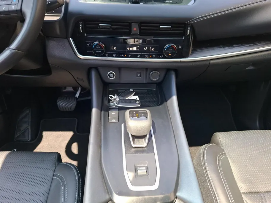 Nissan QASHQAI 1.3 MHEV Xtronic Tekna Plus |  1800 kg trekgewicht | Elektrische achterklep | 360 Camera | Elektrische stoelen met geheugen | Massage |