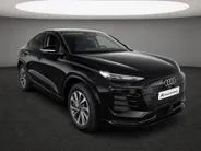 Audi Q6 e-tron Sportback Advanced edition 83 kWh 252 PK · Sportstoel lederen bekleding · Winterpakket · Trekhaak elek. wegklapbaar