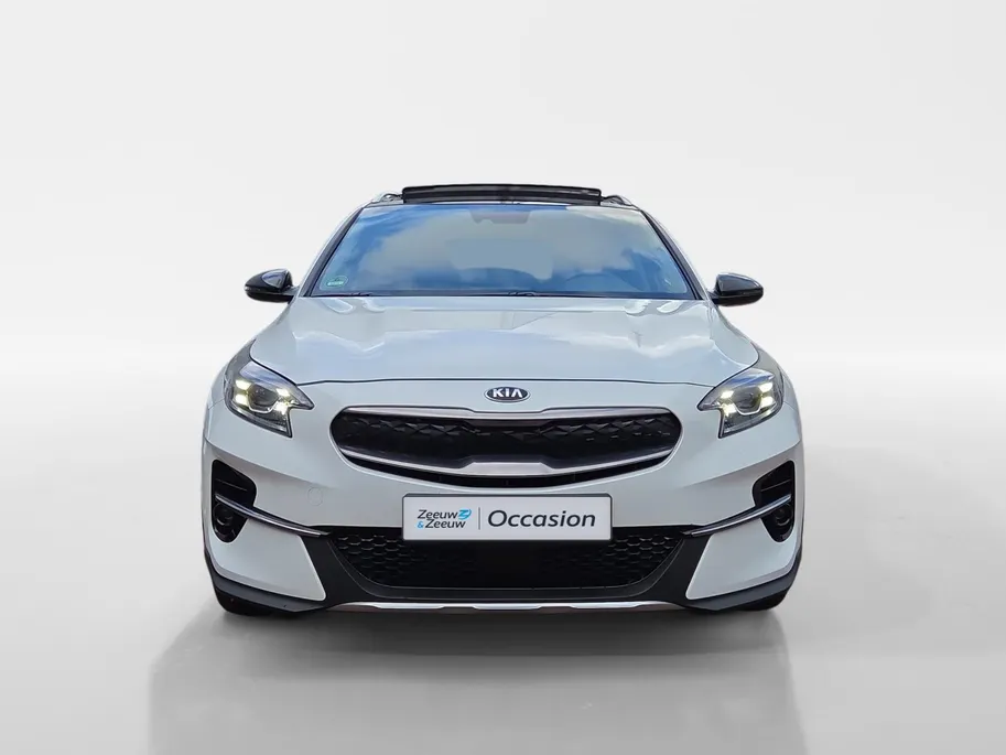 Kia XCeed 1.6i PHEV ExecutiveLine 1e Eigenaar | Dealer Onderhouden | Meest luxe uitvoering | Fabrieksgarantie | Stoelverwarming en Ventilatie | Carplay & Android | Camera | Dodehoek Detectie | Leder | Cruise Control Adaptief | Panorama Dak |