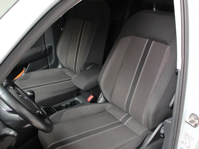 Volkswagen T-Roc 1.0 TSI Style | Airco | Navigatie | Trekhaak | PDC