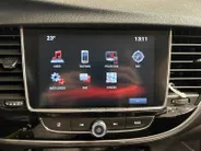 Opel Mokka X 1.4 Turbo 120 Jaar Edition | All-Seasonbanden | Apple Carplay / Android Auto | Parkeersensoren Voor + Achter | Camera Achter | Lichtsensor | Cruise Control | 17' Lichtmetalen Velgen