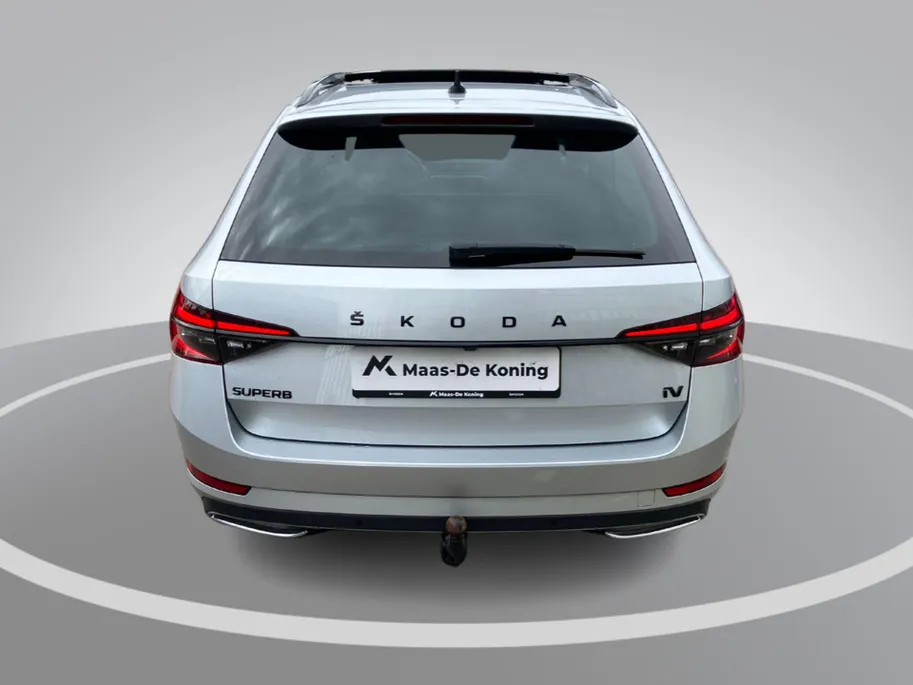 Škoda Superb Combi 1.4TSI 160kW/218PK iV Sportline DSG · Panoramadak · Trekhaak · 360°Camera + Parkeersensoren · Apple/Android Car Play ·