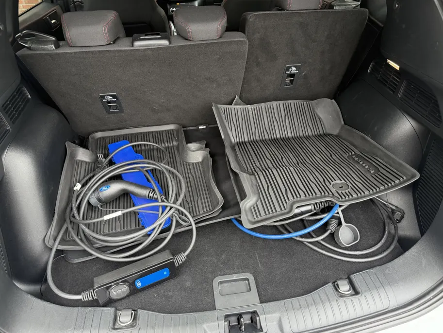 Ford Kuga 2.5 PHEV ST-Line-navi-winterpack-Frozen White