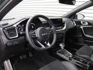 Kia Ceed 1.5 T-GDi GT-Line | Stuur-/stoelverwarming | Schuifdak | Cruise adapt. | Camera | 17' LM | LED | Dodehoek sensor | Draadloze lader |
