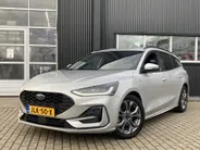 Ford Focus 1.0 EcoBoost Hybrid 125 pk ST Line Wagon SYNC4  Groot Navigatie touchscreen -Winter Pack-Parkeersensoren voor en achter