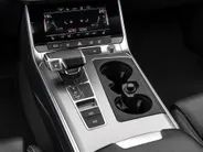 Audi A6 Avant 55 TFSI e quattro 367pk S Competition · Panoramadak · Camera · Leder · Apple/Android Car Play · Adaptive Cruise Control · Stuurwiel verwarmd ·