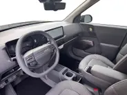 Kia EV2 Plus 42.2 kWh 3.000,- Inruilkorting | Privacy Glass | 18' lichtmetalen velgen | Warmtewerend glas rondom | Draadloze oplader voor smartphone