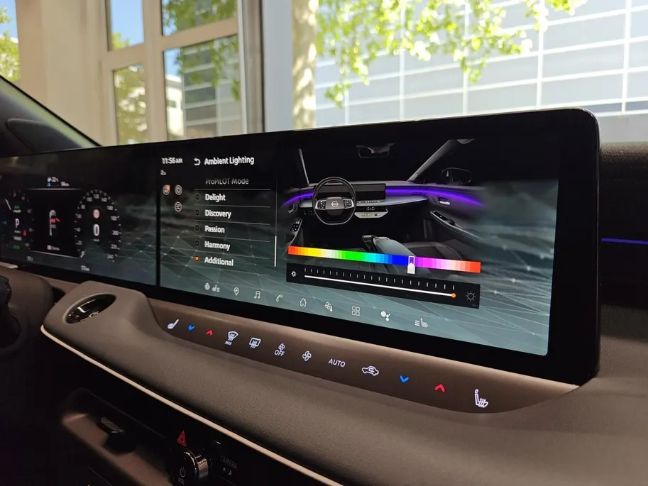 Nissan Leaf Evolve 75 kWh | NISSAN MORE 10 JAAR GARANTIE | 622 KM WLTP | 2500 EURO INRUILPREMIE | SNEL RIJDEN | BOSE | RONDOM CAMERA | CARPLAY |