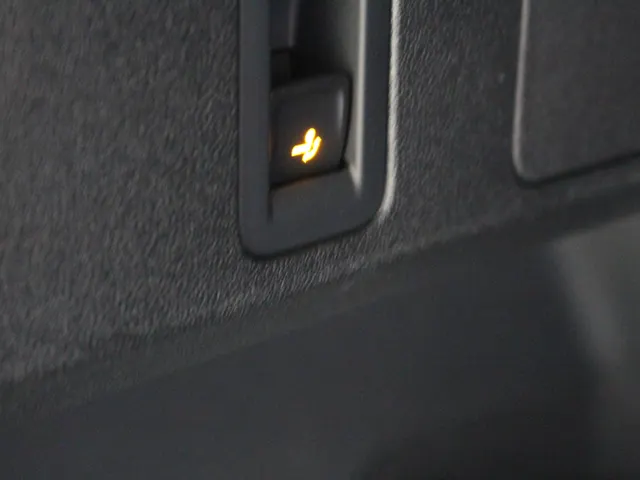 Volkswagen Tiguan 1.5 eTSI Automaat Navigatie | Trekhaak | Stoelverwarming | Lichtmetalen velgen