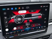 Volkswagen T-Roc 1.5eTsi/150PK R-Line · Trekhaak · Navigatie · Camera + Parkeersensoren · Stoelverwarming · Apple/Android Car Play · Garantie t/m 19-01-2028