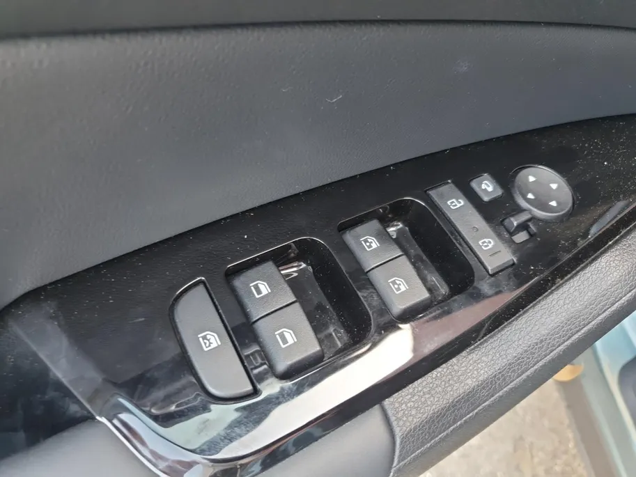 Kia Sportage 1.6T AWD Plug-In Hybride DynamicPlusLine | Stoel en stuurverwarming | Rondom Camera | Elektrisch bedienbare voorstoelen | Panorama schuifdak |