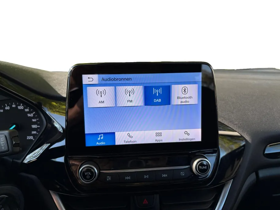 Ford Fiesta 1.0 EcoBoost Titanium | 1e Eigenaar | NL-Auto | Trekhaak | Climate Control | Parkeersensoren | Cruise Control | Lichtmetalen velgen |
