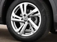 Volkswagen T-Roc 1.5 TSI 150pk DSG R-Line Business · Camera · Apple/Android Car Play · Stoelverwarming · Parkeerassistent · ACC · Draadloze Telefoonlader · Garantie t/m 12-04-2027 of 100.000