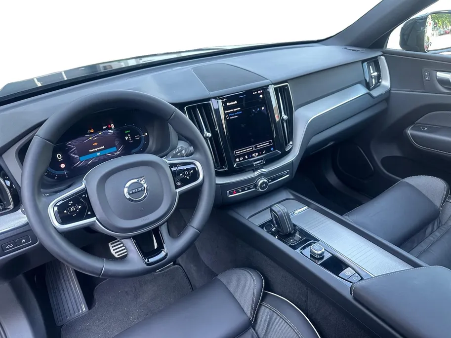 Volvo XC60 2.0 T6 Plug-in hybrid AWD Inscription | Panodak |