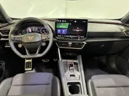 CUPRA Formentor 1.5 - 204PK TSI e-Hybrid Business Automaat | NIEUWE AUTO | Elektrisch Wegklapbare Trekhaak | Schuif/Kantel Dak | Digital Cockpit | Camera | Parkeersensoren | Stoelverwarming | Stuurwielverwarming | Apple CarPlay/Android Auto |