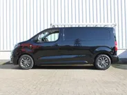 Toyota ProAce Worker 1.6 D-4D Professional | Trekhaak | Imperiaal | Zijwandbekleding | Betonplex vloer | PDC | Clima | Navi | 16' LM | All seasons |