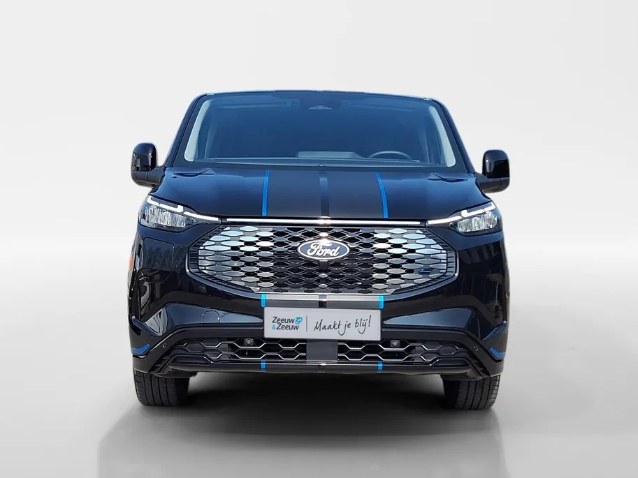 Ford E-Transit Custom 320 L2H1 Sport 71kWh DC | Dubbele Schuifdeur | El. Trekhaak | Adaptive cruisecontrol | Camera | Led verlichting | Pro Power Onboard | 19' Lichtmetaal | Nieuw te bestellen | 0,99% Rente Financial Lease