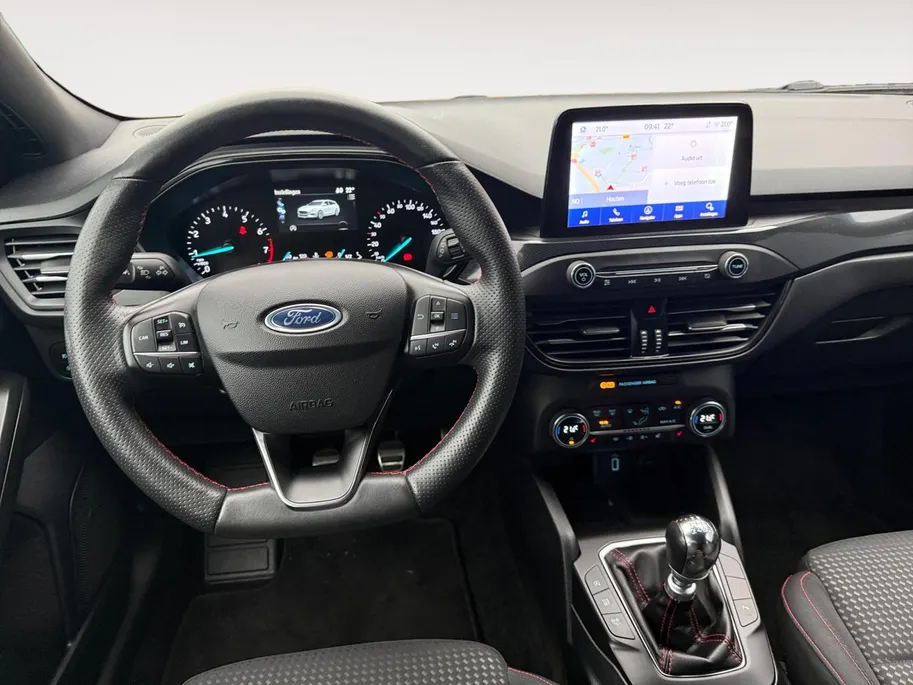 Ford Focus Wagon 1.0 EcoBoost Hybrid ST Line X Business | NL Auto | Dealeronderhouden | Winter Pack | Achteruitrijcamera | LMV | Apple Carplay & Android Auto |