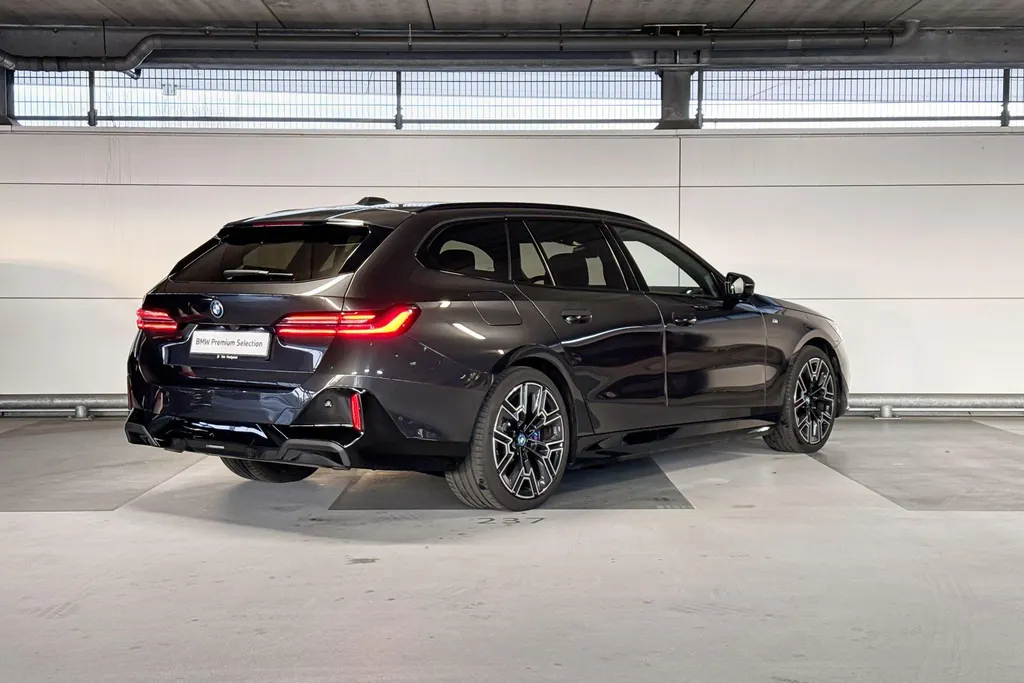 BMW 5 Serie Touring 550e xDrive