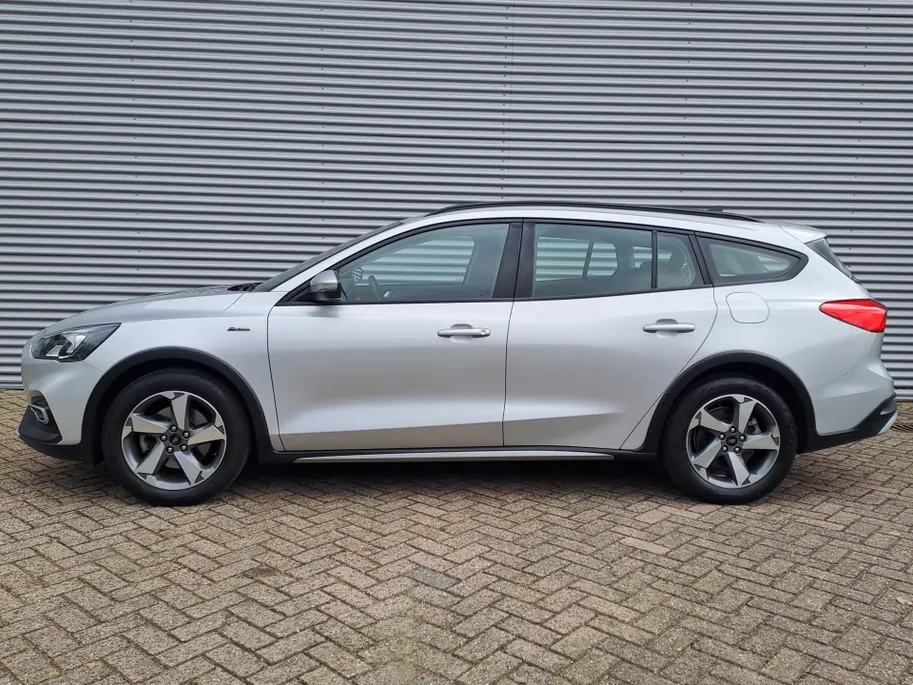 Ford Focus Wagon 1.0 EcoBoost Active Business | Navi | PDC | Cruise | Trekhaak | ECC | Stoel, Stuur, Voorruit verwarming