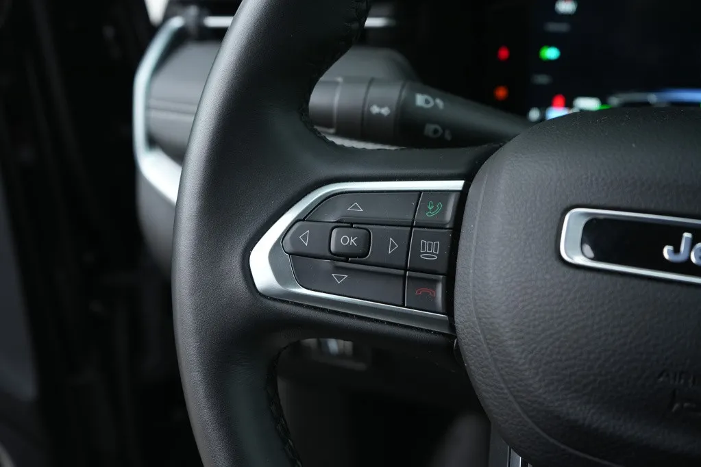 Jeep Compass 4xe 240 PK Hybrid S | Leder | Navi | Winter | Camera | 19'