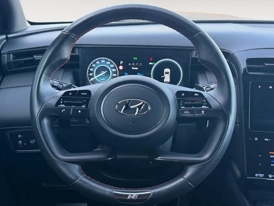 Hyundai Tucson 1.6 T-GDI PHEV N Line 4WD | 66km WLTP elektrisch | Navigatie | Apple Carplay & Android Auto | Adaptive cruise control | Parkeersensoren rondom | 360 camera | Stoelverwarming & koeling voor |