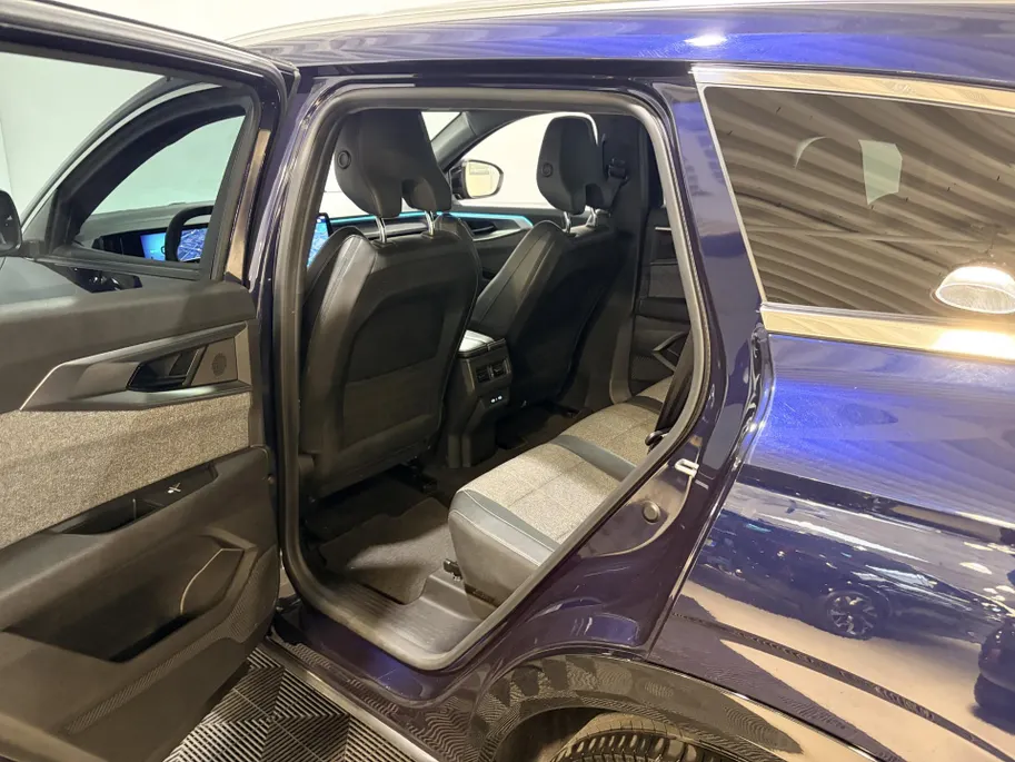 Renault Espace 200PK E-Tech Full Hybrid Techno 7p. Automaat | Google Built-In | Apple Carplay/Android Auto | Vast Glazen Panoramadak | Cruise Control Adaptief | Climate Control | USB-C | Electrische Achterklep | Camera | Parkeersensoren | Lichtmetalen Velgen | LED Lampe