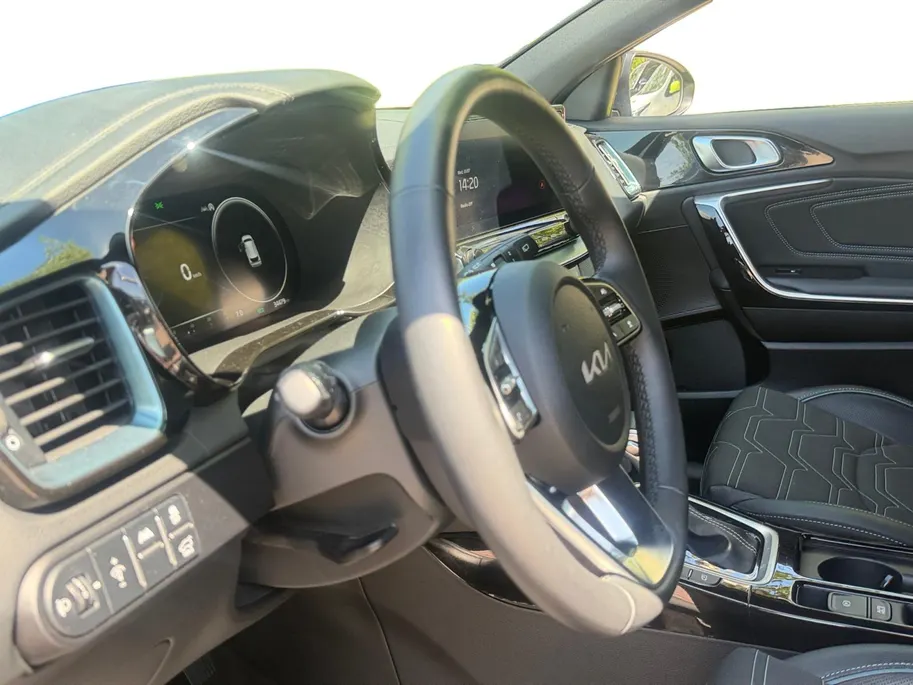 Kia Ceed Sportswagon 1.0 T-GDi MHEV Design Edition AUTOMAAT | STOELVERWARMING | ELEKTRISCHE ACHTERKLEP | RESTERENDE FABRIEKSGARANTIE TM 2032