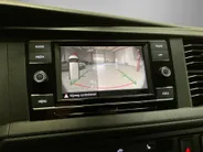 Volkswagen Bedrijfswagens Transporter 2.0TDi 110pk L2H1 30 · Achteruitrijcamera · Trekhaak · Stoelverwarming · Standkachel · Apple Carplay / Android Auto · Dakdragers ·