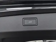 Volkswagen Tiguan 1.5 272pk DSG eHybrid R-Line Edition · Panoramadak · Wegklapbare Trekhaak · 360 Camera · Verwarmbare Voorruit · 20'' Inch · Garantie t/m 16-04-2030 of 100.000km