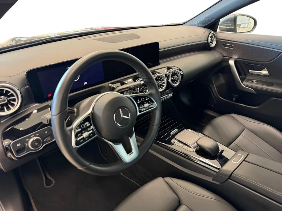 Mercedes-Benz CLA 180 AUTOMAAT | LUXURY LINE | APPLE CARPLAY | NL-AUTO |