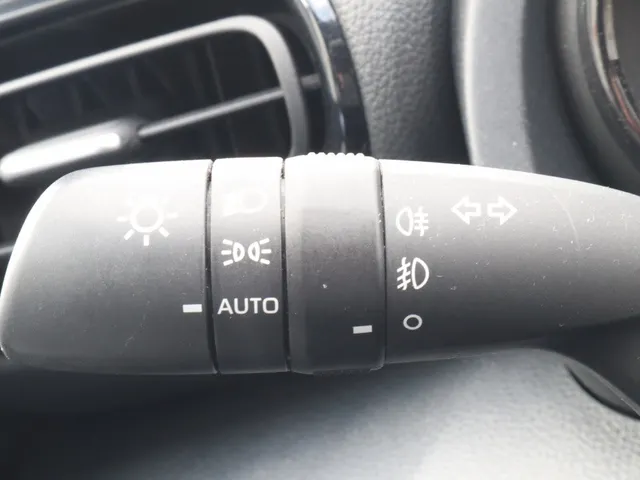 Toyota Yaris 1.5 Hybrid Launch Edition Bi-tone | JBL | Blindspot