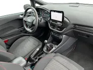 Ford Fiesta 1.0 EcoBoost ST-Line |Apple Carplay/Android Auto|lichtmetalen velgen 17'| Spoiler| Voorruitverwarming|12 maanden Bovag garantie|
