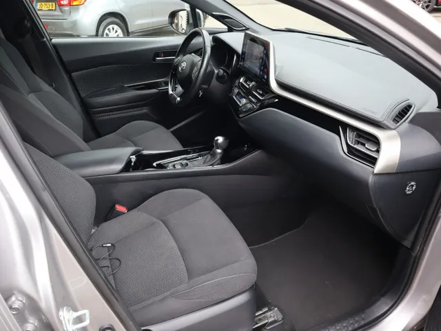 Toyota C-HR 1.8 Hybrid Style Ultimate Blindspot | Stoel en stuurverwarming | All seasons