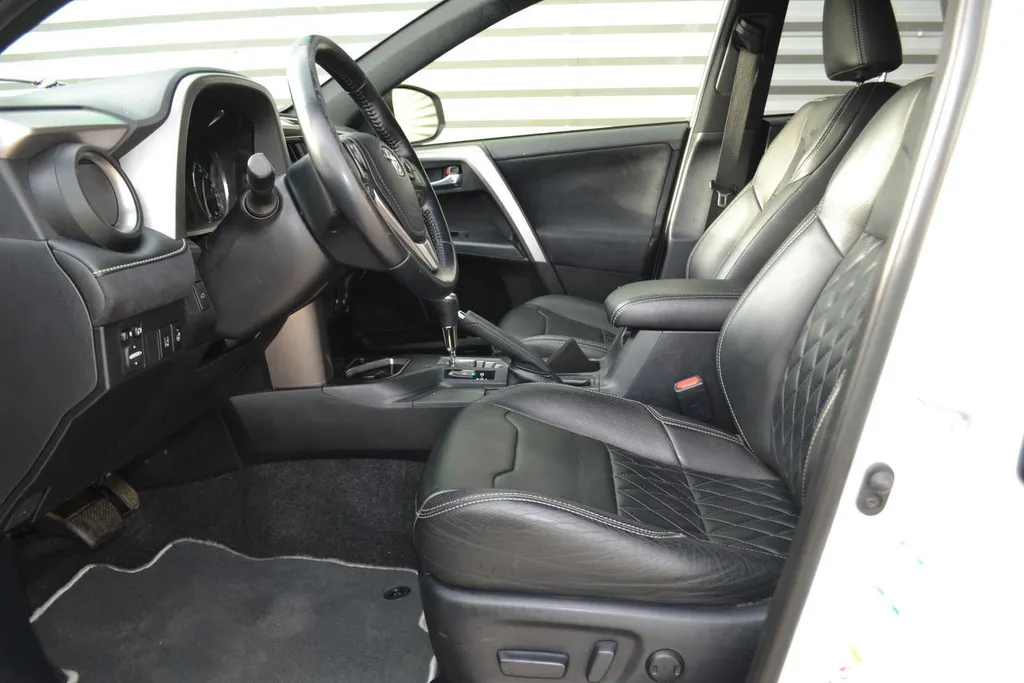 Toyota RAV4 2.5 HYBRID AWD EXECUTIVE|LUXE|TREKHAAK