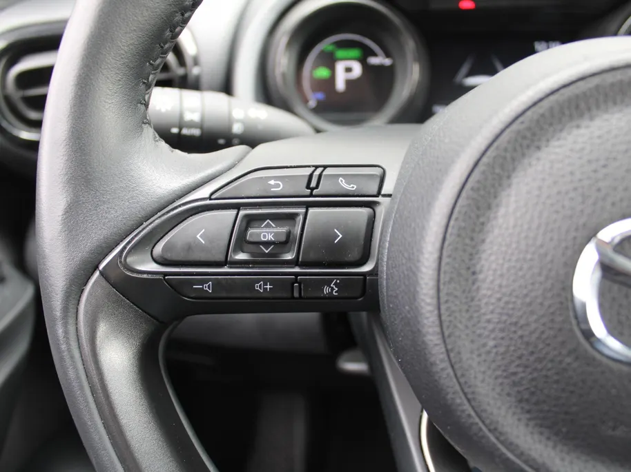Mazda 2 Hybrid 1.5 Agile | Comfort pakket | 15' LM | Stuur/-stoelverwarming | Carplay | Cruise adapt. |