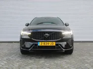 Volvo XC60 2.0 T8 Plug-in hybrid AWD Ultimate Black Edition | Trekhaak elektr. | Luchtvering | Schuifdak | Leer | Geheugenstoelen | B&W audio | Stoelventilatie | Winterset | Zeer nette auto |